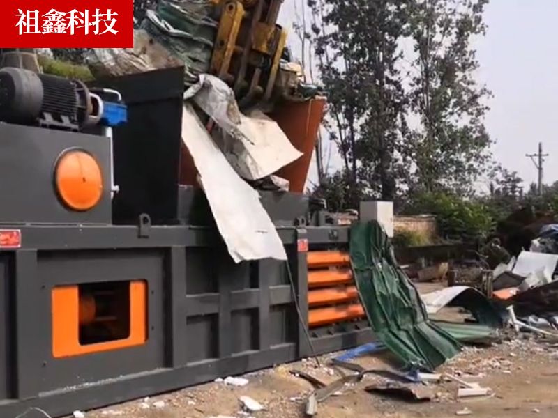 鹤壁浚县废铁轻薄料打包机工作中